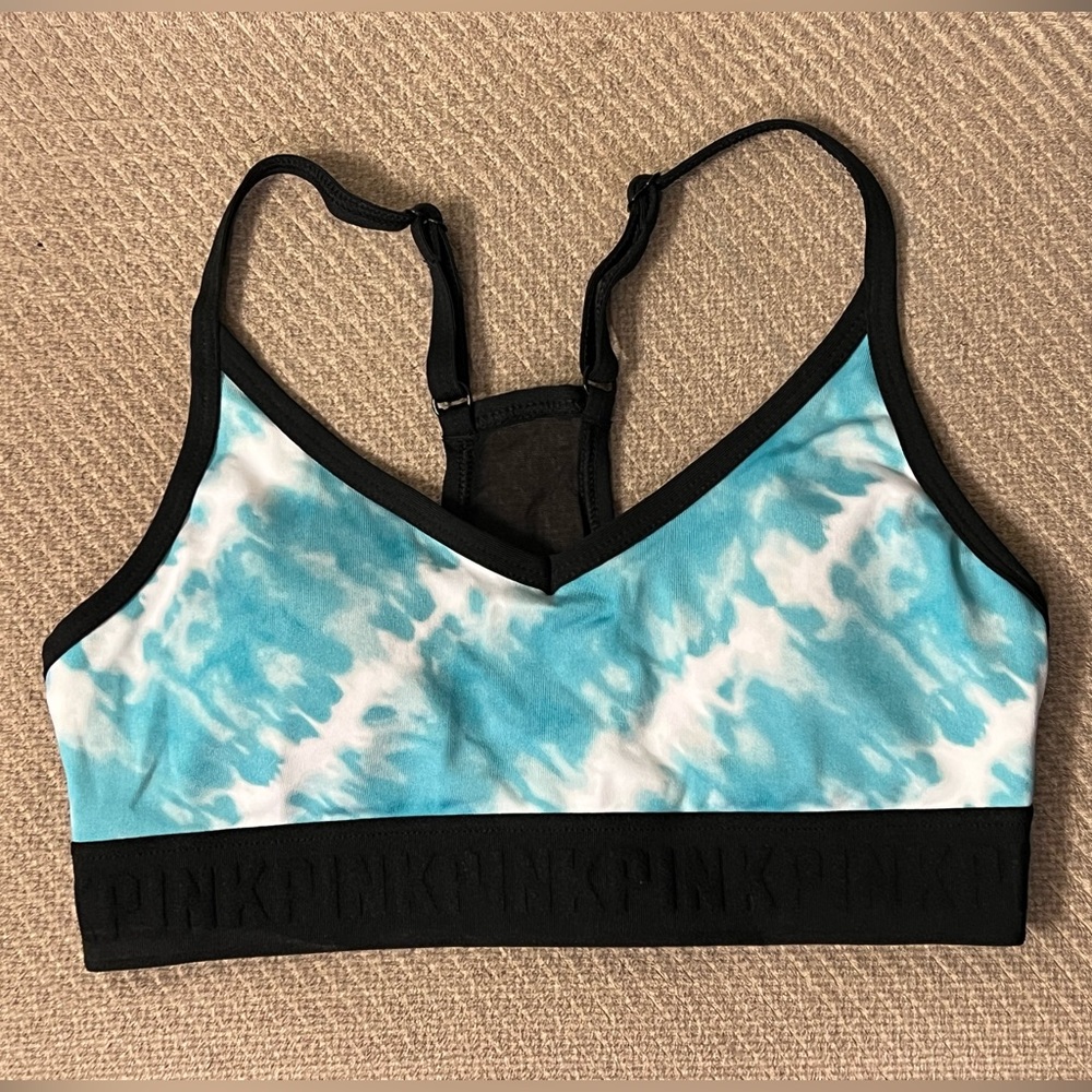 PINK Lightly Lined Sports Bra